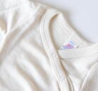 Offwhite omlottbody i GOTS-certifiered ull/silke från Engel
