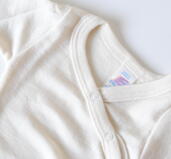 Offwhite omlottbody i GOTS-certifiered ull/silke från Engel